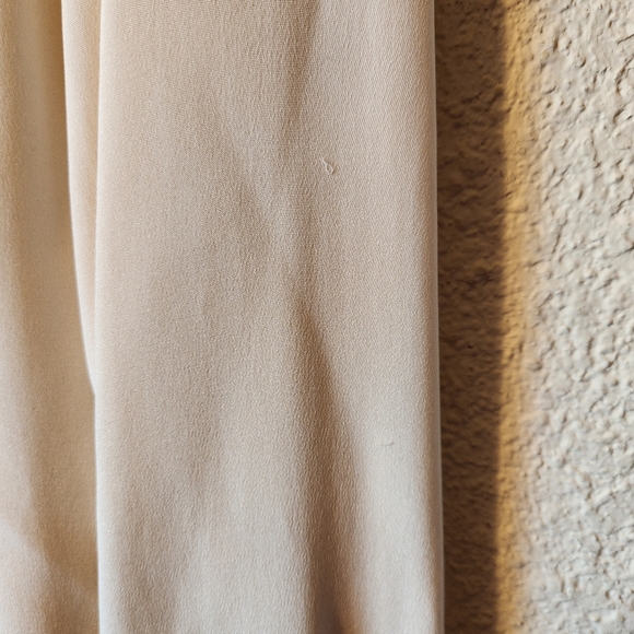 Classiques Entier petites womans 100% Silk Blouse cream button up sz 6 EUC - Picture 5 of 10